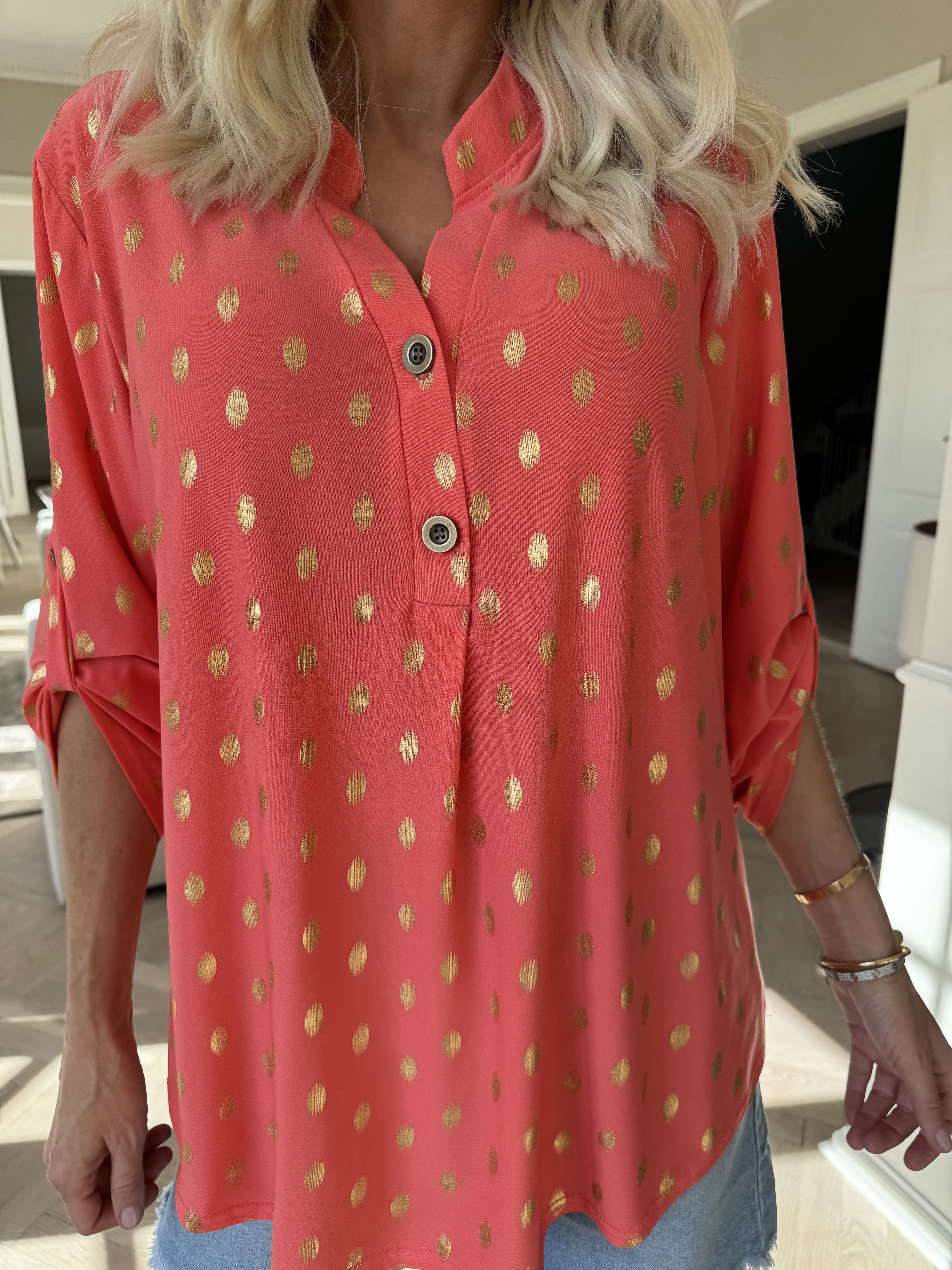 Ebba Gold Shirt - Elastisk bluse med guld dutter